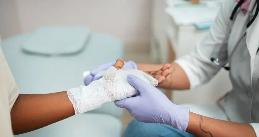 Slow Healing Wounds: Warning Signs, and How to Heal Faster Naturally